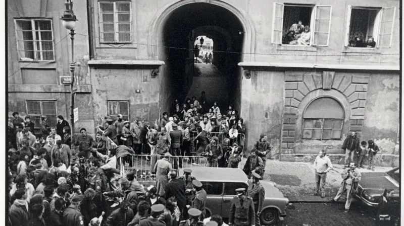 Uprchlíci z NDR na velvyslanectví SRN v Praze