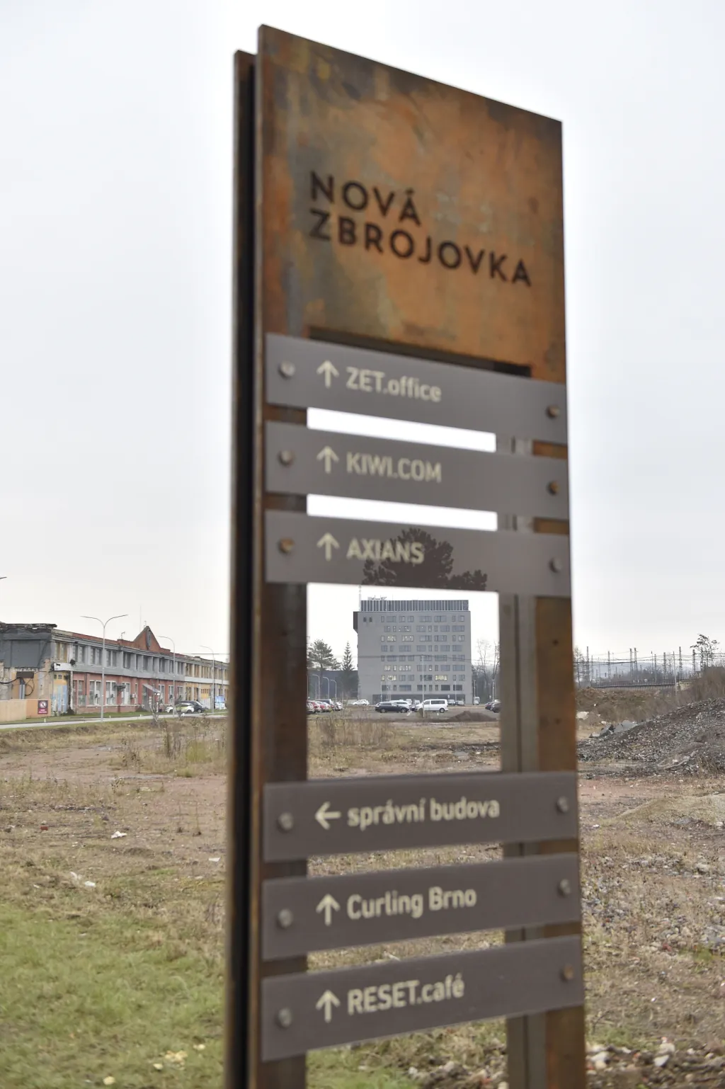 Developer předpokládá, že území bude postupně zaplňovat až 15 let v celkem osmi etapách
