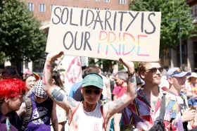 Budapeští kráčí pochod Pride, Orbán hrozil pokutami i vězením