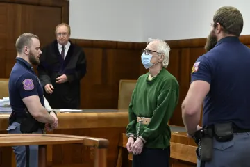 Soud potvrdil doživotí pro muže, který zastřelil ženu na úřadu práce