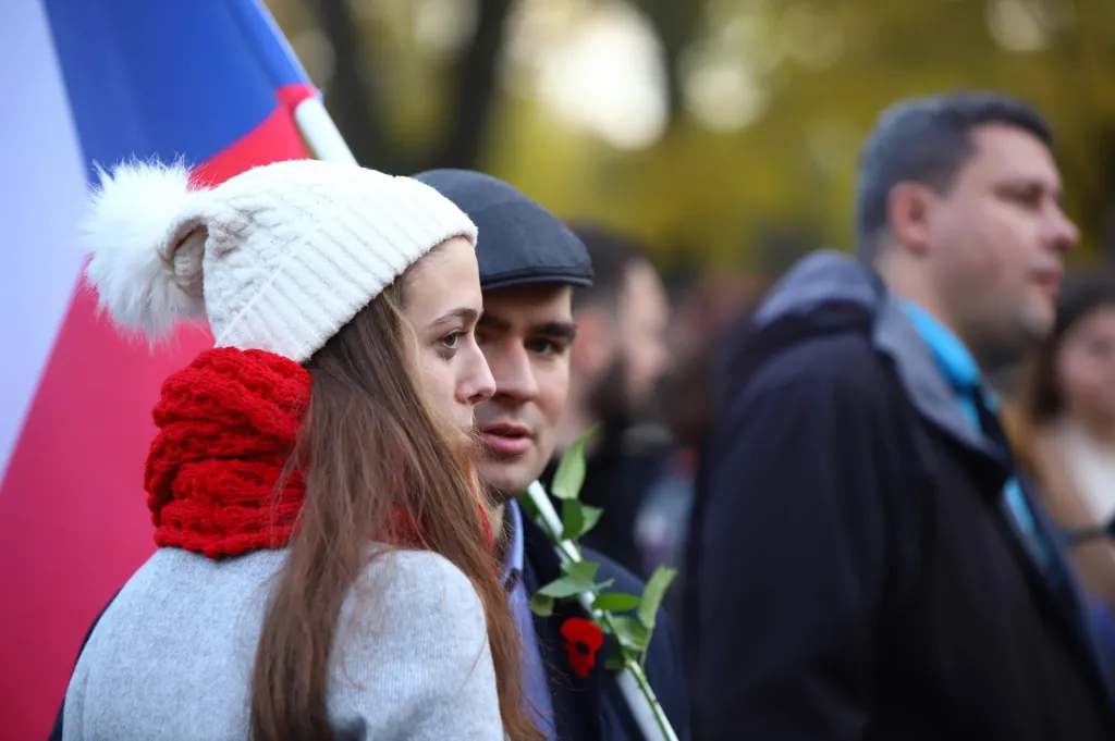 Oslavy 17. listopadu v pražských ulicích