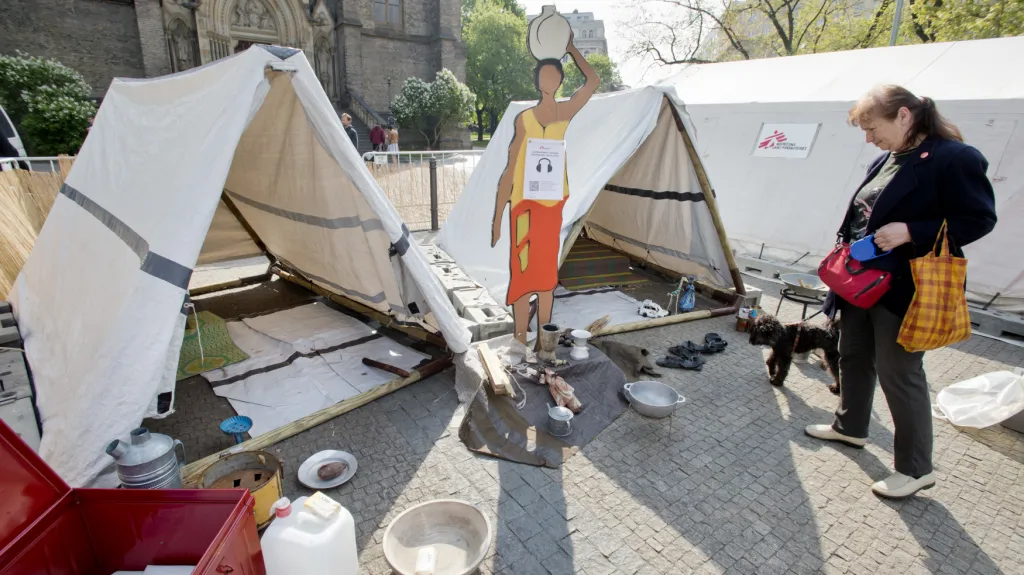 Výstava "Polní nemocnice" na náměstí Míru
