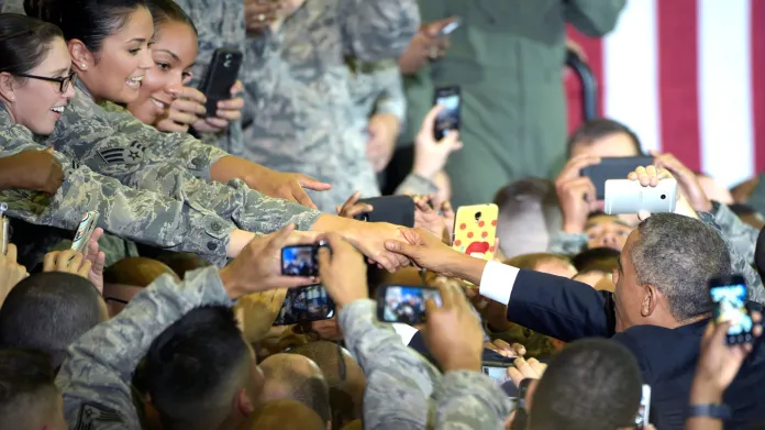 Obama se setkal s vojáky ve floridské Tampě