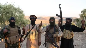 Islamisté na Sinaji nepatří k IS, spolupráce je ale možná