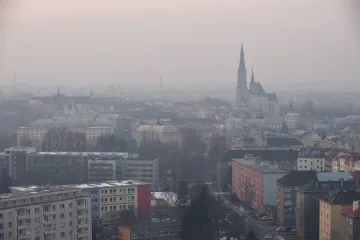 Morava se dál dusí smogem. Podniky na Třinecku musí omezit výrobu