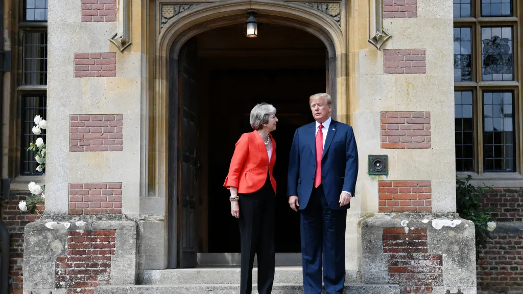 Setkání Theresy Mayové s Donaldem Trumpem v Chequers