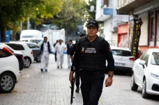 V Turecku zatkli desítku lidí z opozičního deníku, jsou podezřelí z napojení na Kurdy