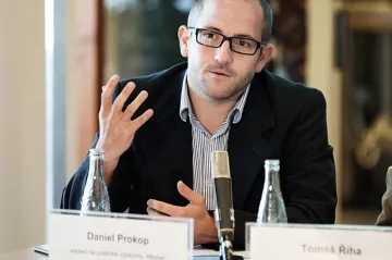 Krize rozevírají nůžky, zabezpečit potřebují všechny vrstvy společnosti, míní sociolog Prokop