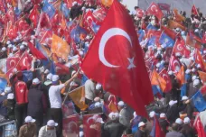 Turci budou za týden volit prezidenta. Favority jsou Erdogan a Kilicdaroglu