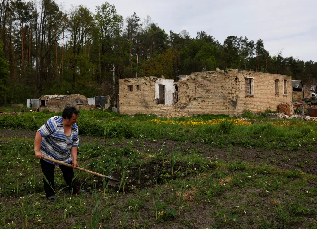 Ukrajinci se po odchodu Rusů vracejí do svých domovů. Někteří ho jen těžko poznávají