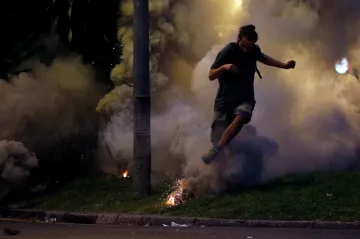 V Barceloně vyvrcholily protesty. Policie rozháněla demonstranty gumovými projektily