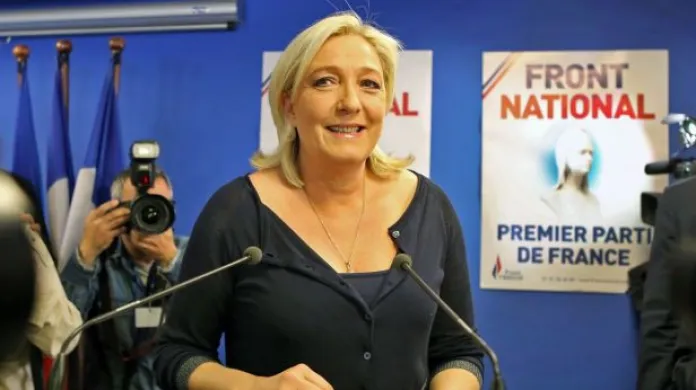 Le Penová si půjčila miliony eur od česko-ruské banky