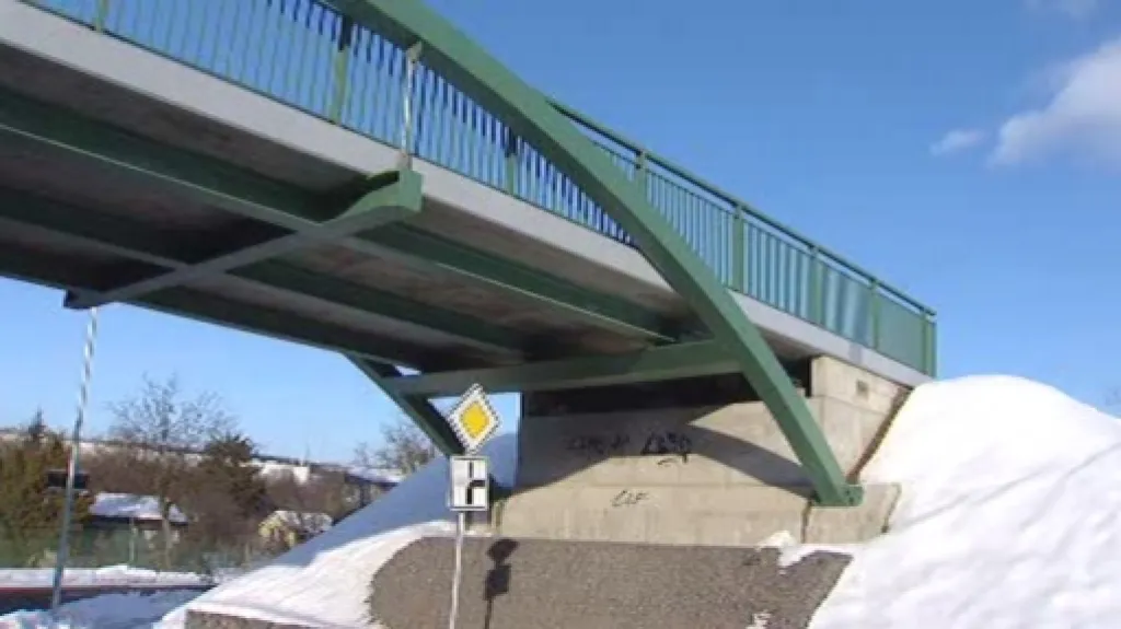 Mostní nájezd cyklostezky