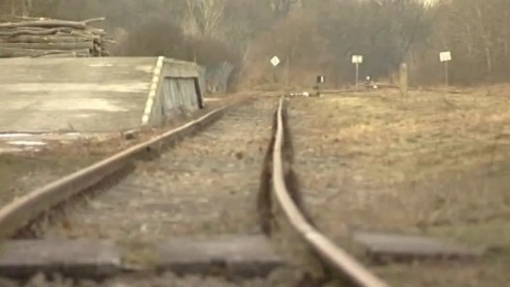 Opuštěná trať v Hevlíně