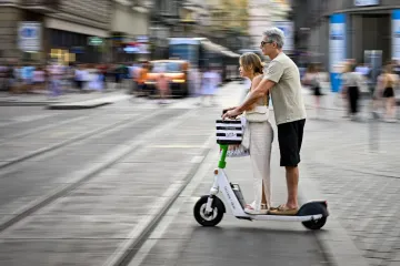 Zákaz sdílených elektrokoloběžek pomohl v Praze snížit počet pokut na pětinu