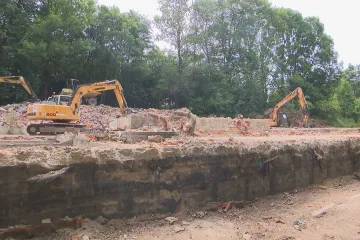 Na místě staré úpravny vody v Liberci vzniká nová. Má pomoci vysychajícím obcím z okolí Turówa