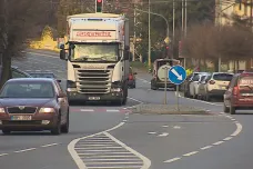 Kamiony objíždějí placené úseky silnic. Obce na jihu Moravy budou měřit hustotu dopravy