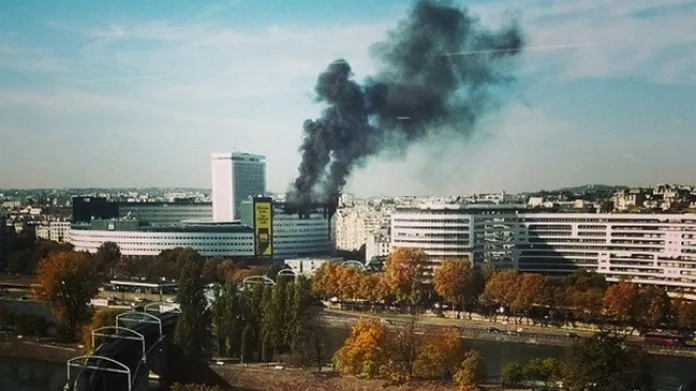 Požár veřejnoprávního rozhlasu v Paříži