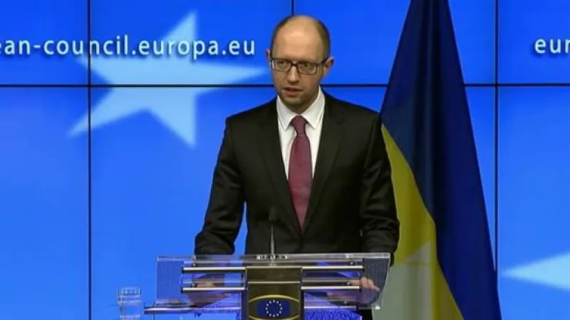 Brífink ukrajinského premiéra Jaceňuka v Bruselu
