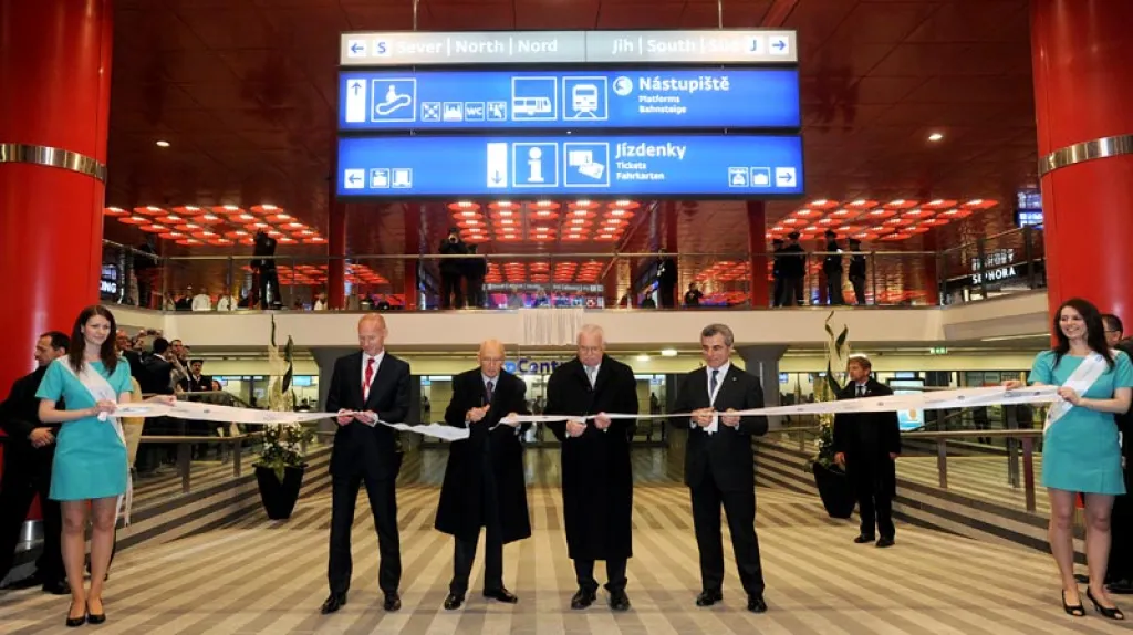 Slavnostní přestřižení pásky