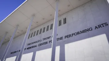 Kennedyho centrum se jménem Donalda Trumpa, snímek z února 2025
