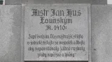 Z pomníku mistra Jana Husa v Lounech