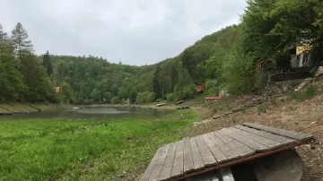 Ve Vranovské přehradě chybí čtyři metry vody