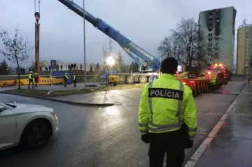 Dům po výbuchu v Prešově rozebere demoliční bagr z Česka. Hotovo má být do Vánoc