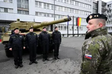 Slovensko dostalo od Německa první tank Leopard 2A4 za dodávky zbraní Ukrajině