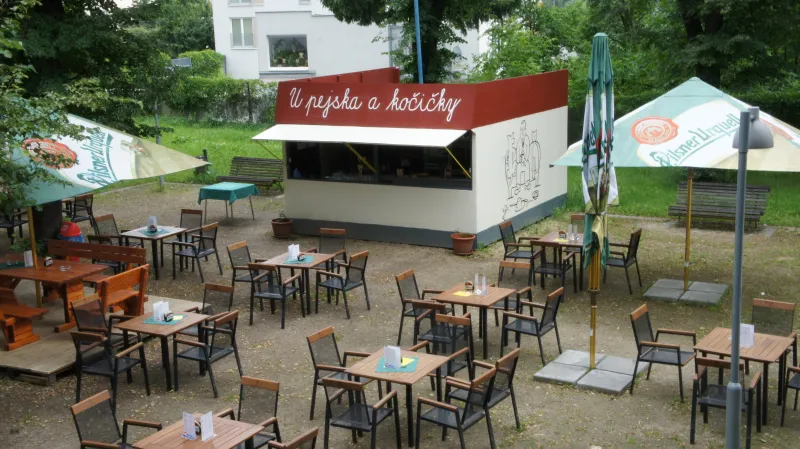 V létě výstavu doprovodí i posezení na zahrádce