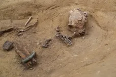 Archeologové našli v trase budoucího plynovodu hrob keltské ženy i pece z doby římské