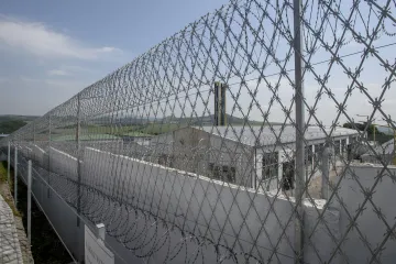 Dva vězni čelí obžalobě kvůli vzpouře ve věznici Bělušice