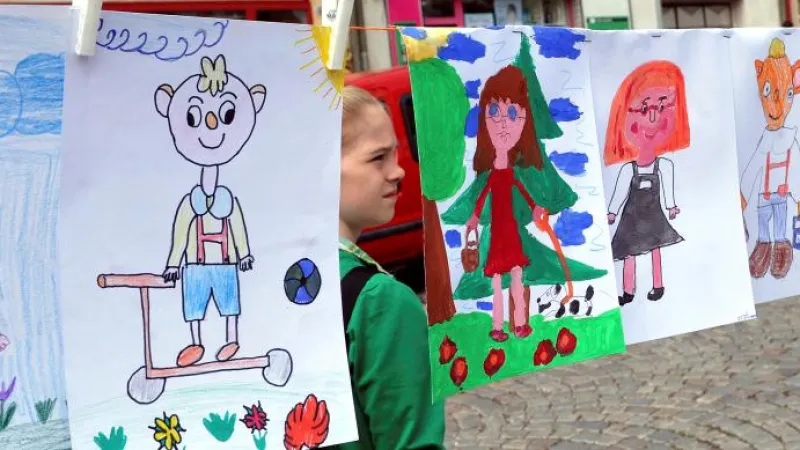 Čáslavské náměstí Jana Žižky bylo 1. června svědkem pokusu o vytvoření českého rekordu shromážděním všeho, co se týče Spejbla a Hurvínka.