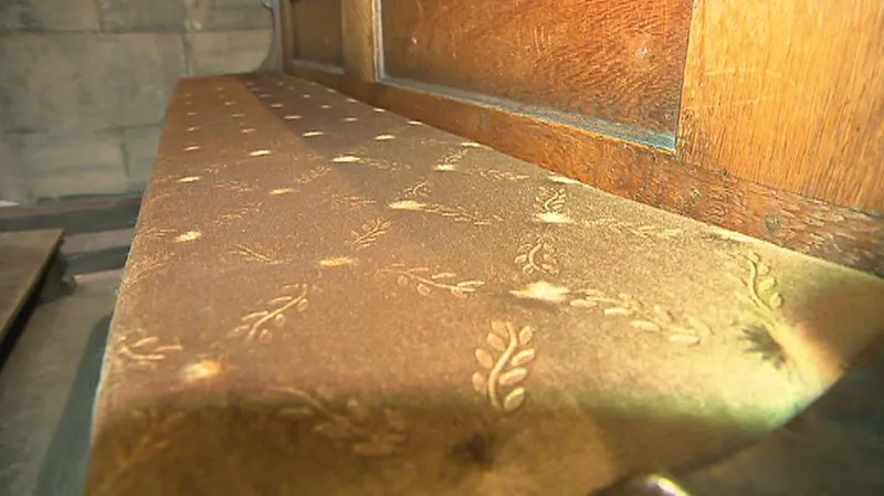 Detail lavice v chrámu sv. Víta