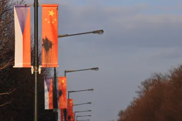 Si Ťin-pching poničené vlajky neuvidí, budou opraveny a znovu vyvěšeny
