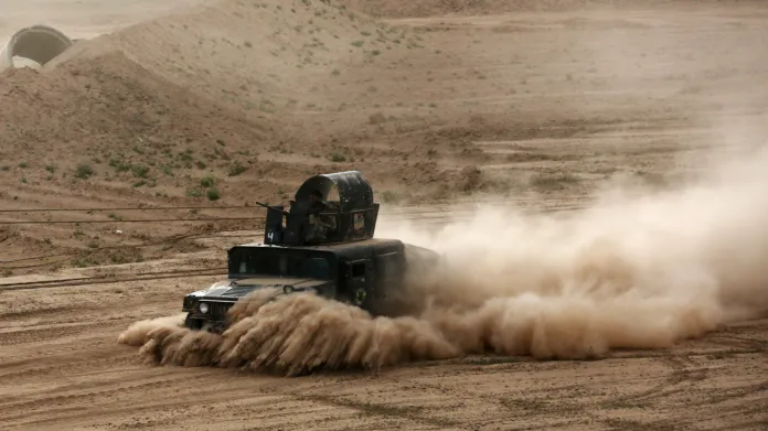 Vozidla irácké armády v bojích o Tikrít