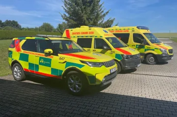 Záchranáři kvůli vedrům hlásí rekordní počty výjezdů, překonávají i covidové maximum