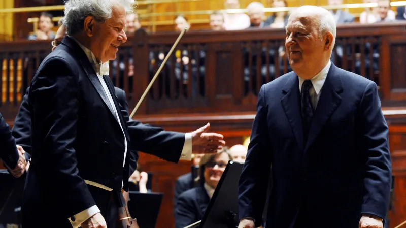 Jiří Bělohlávek (vlevo) s pianistou Ivanem Moravcem