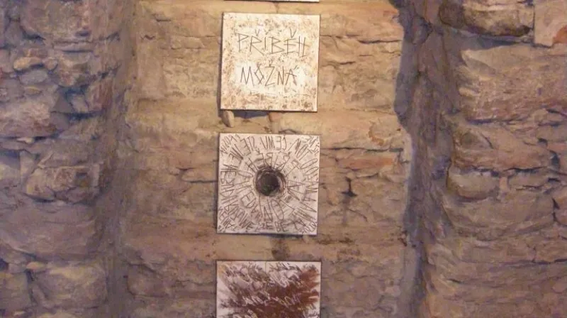 Z výstavy Adriany Rohde Kabele "Příběhy z Babylonu"