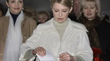 Julija Tymošenková u volební urny