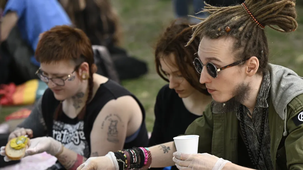 Prvomájový piknik anarchistů