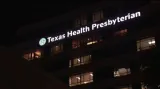 Texaská nemocnice čelí kritice kvůli pacientovi s ebolou