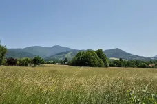 Po tropech mají dorazit silné bouřky