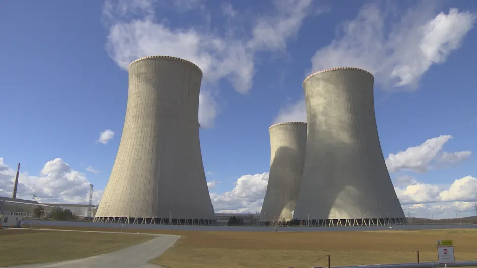 Chladicí věže Jaderné elektrárny Dukovany