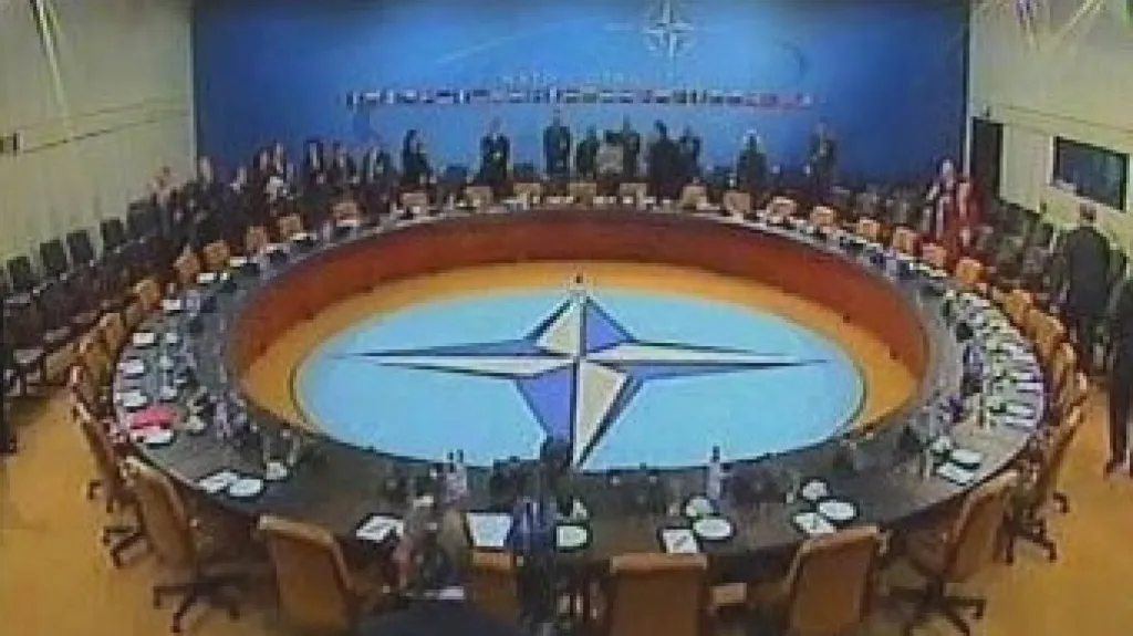 Jednání NATO