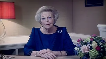 Královna Beatrix oznamuje svou abdikaci