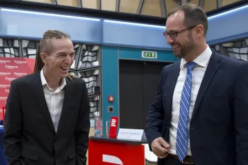 Omylné průzkumy: Se STAN ve sněmovně nepočítaly, zato tradiční levici přecenily