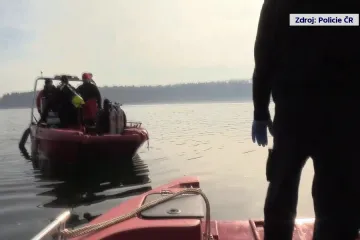Policisté našli pohřešovaný pár v nádrži Švihov. Podezřelému hrozí za vraždu doživotí