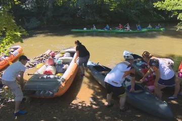 Sázava je v nejatraktivnějším úseku vyschlá, vodáci neproplují. Raději míří na Ohři