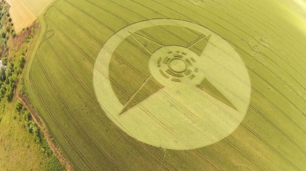 Obrazec v poli u Boskovic